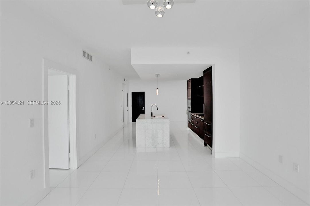 В аренду: $4,390 (1 спален, 1 ванн, 912 Квадратных фут)