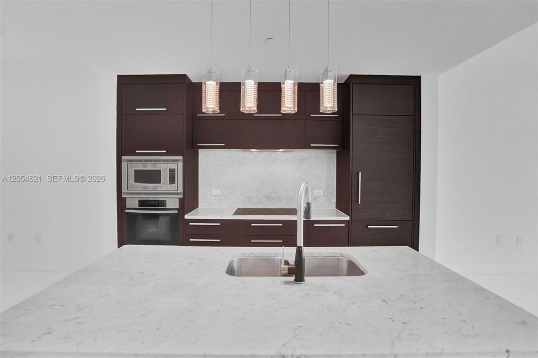 В аренду: $4,390 (1 спален, 1 ванн, 912 Квадратных фут)