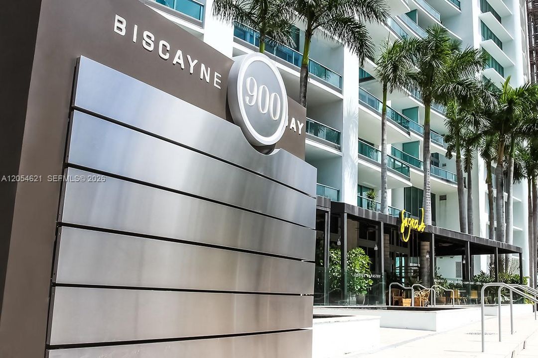 900 Biscayne!