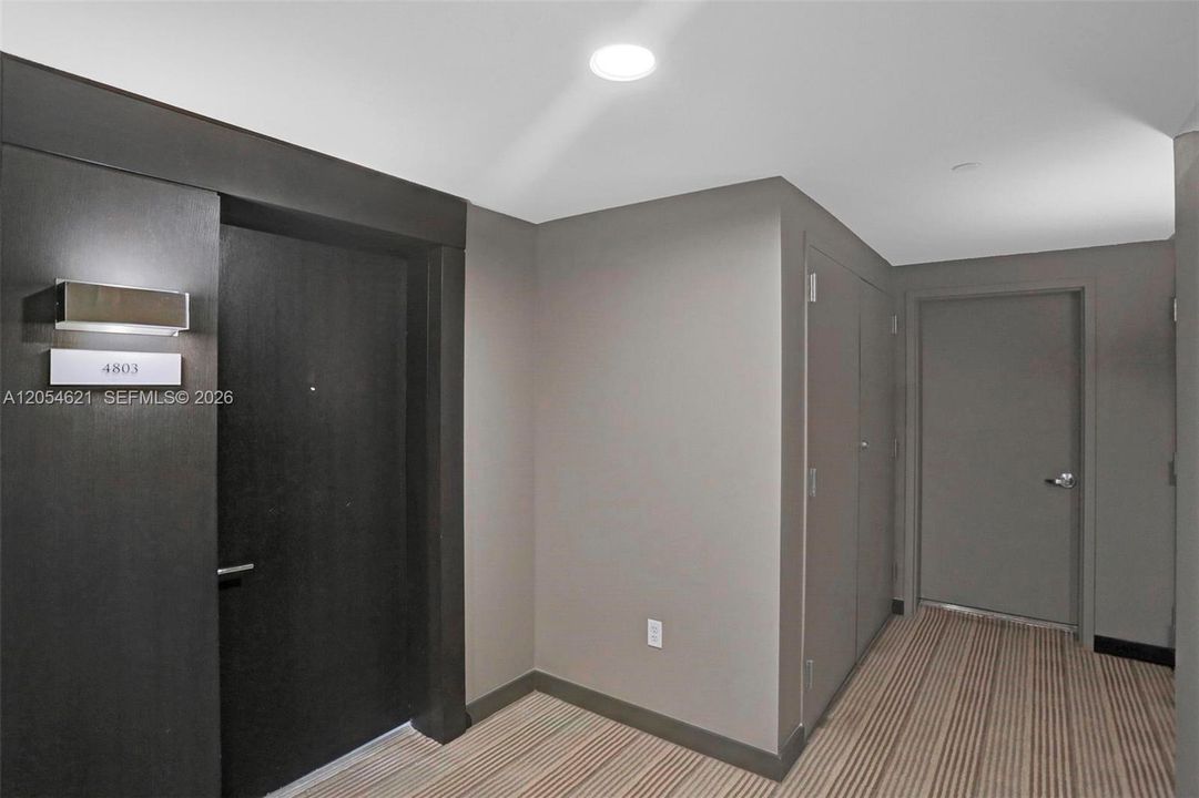 В аренду: $4,390 (1 спален, 1 ванн, 912 Квадратных фут)