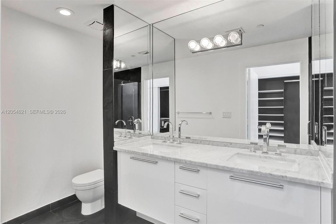 В аренду: $4,390 (1 спален, 1 ванн, 912 Квадратных фут)
