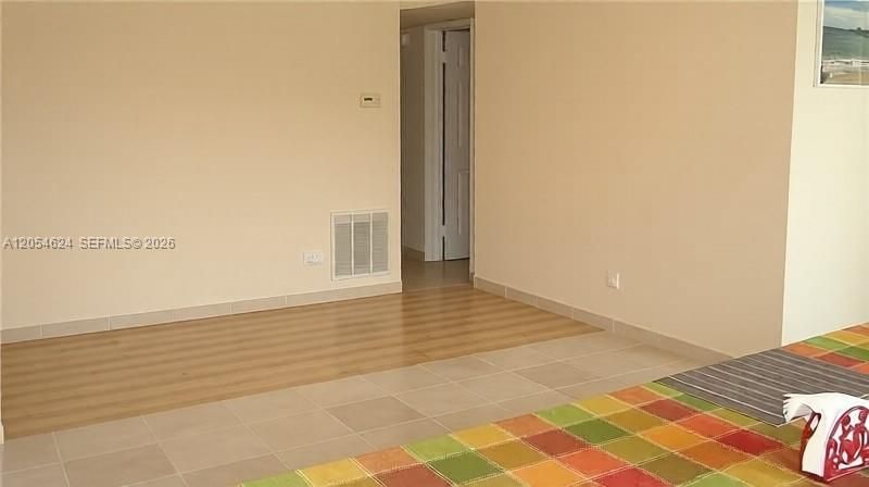 В аренду: $1,500 (2 спален, 1 ванн, 790 Квадратных фут)