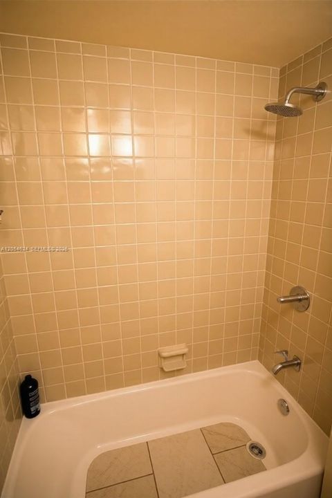 В аренду: $1,500 (2 спален, 1 ванн, 790 Квадратных фут)