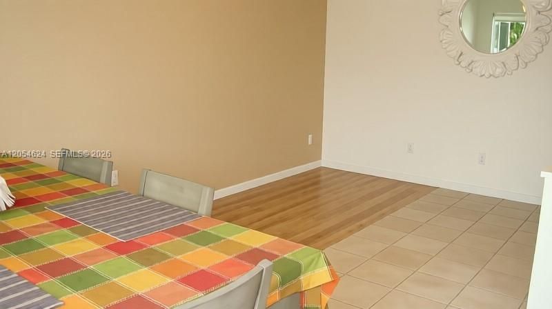 В аренду: $1,500 (2 спален, 1 ванн, 790 Квадратных фут)