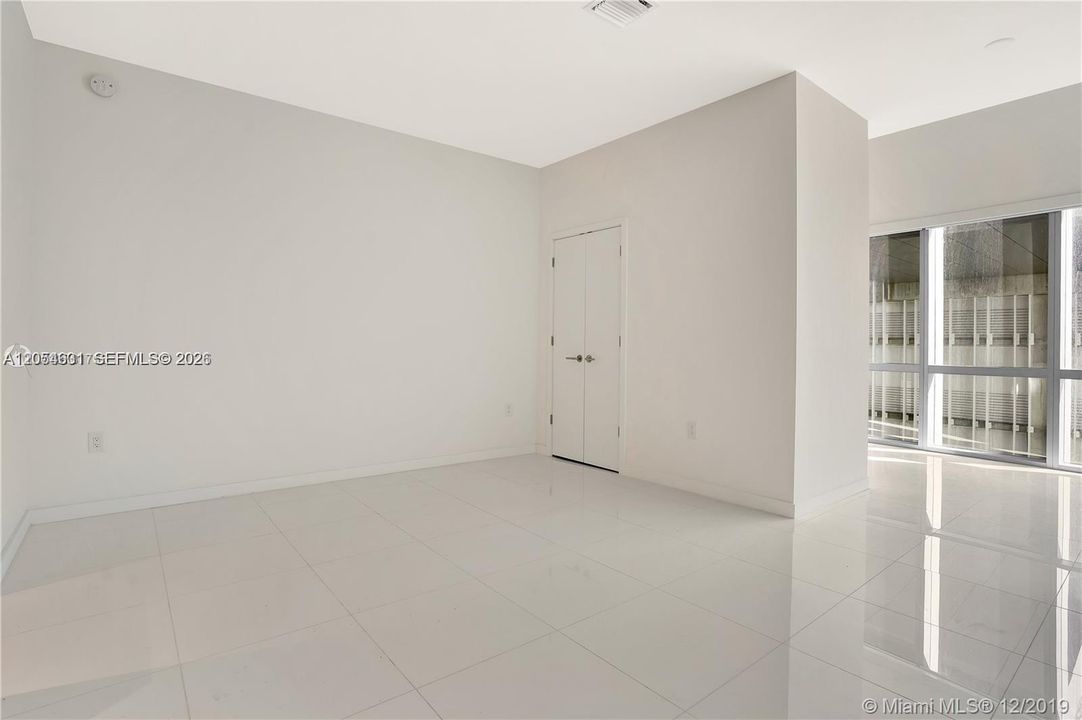 En Venta: $410,000 (0 camas, 1 baños, 704 Pies cuadrados)