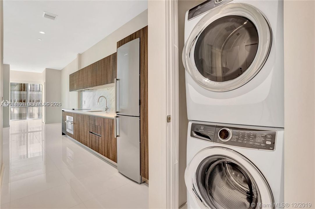 En Venta: $410,000 (0 camas, 1 baños, 704 Pies cuadrados)