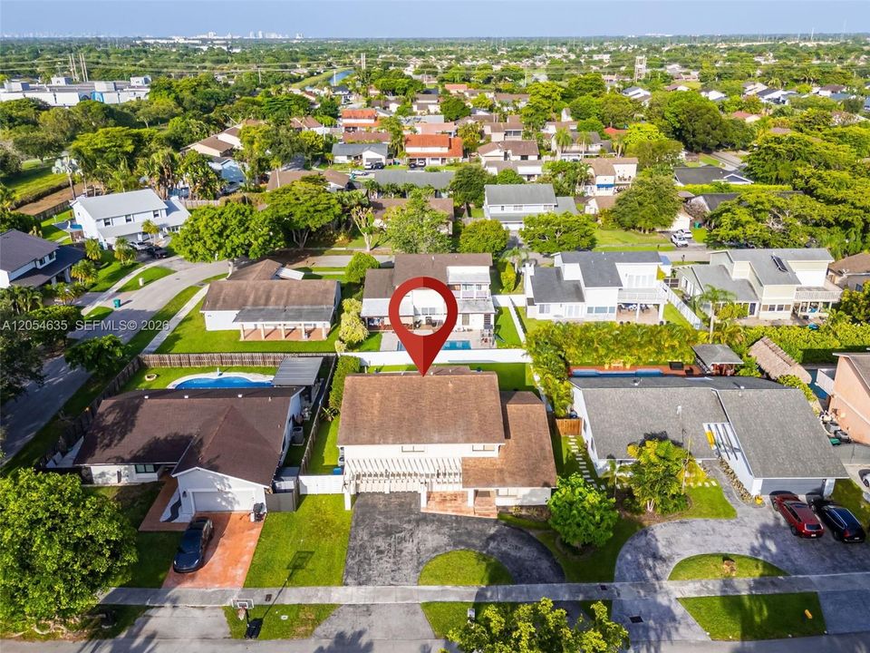 For Sale: $825,000 (4 beds, 2 baths, 2612 Square Feet)