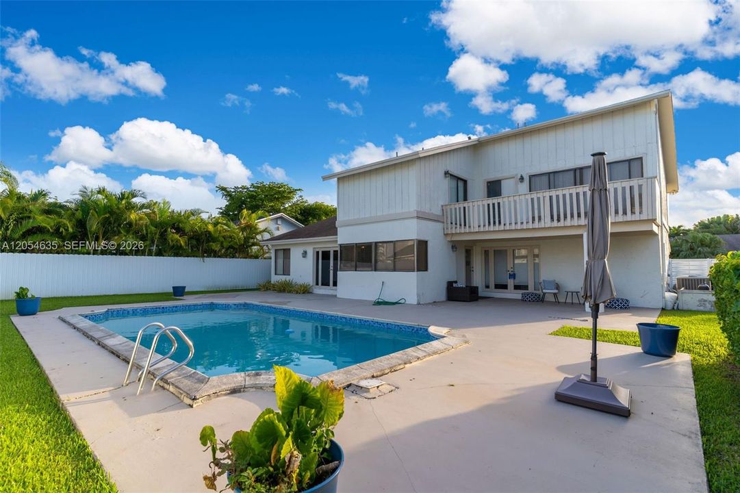 For Sale: $825,000 (4 beds, 2 baths, 2612 Square Feet)