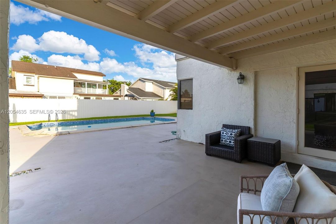 For Sale: $825,000 (4 beds, 2 baths, 2612 Square Feet)