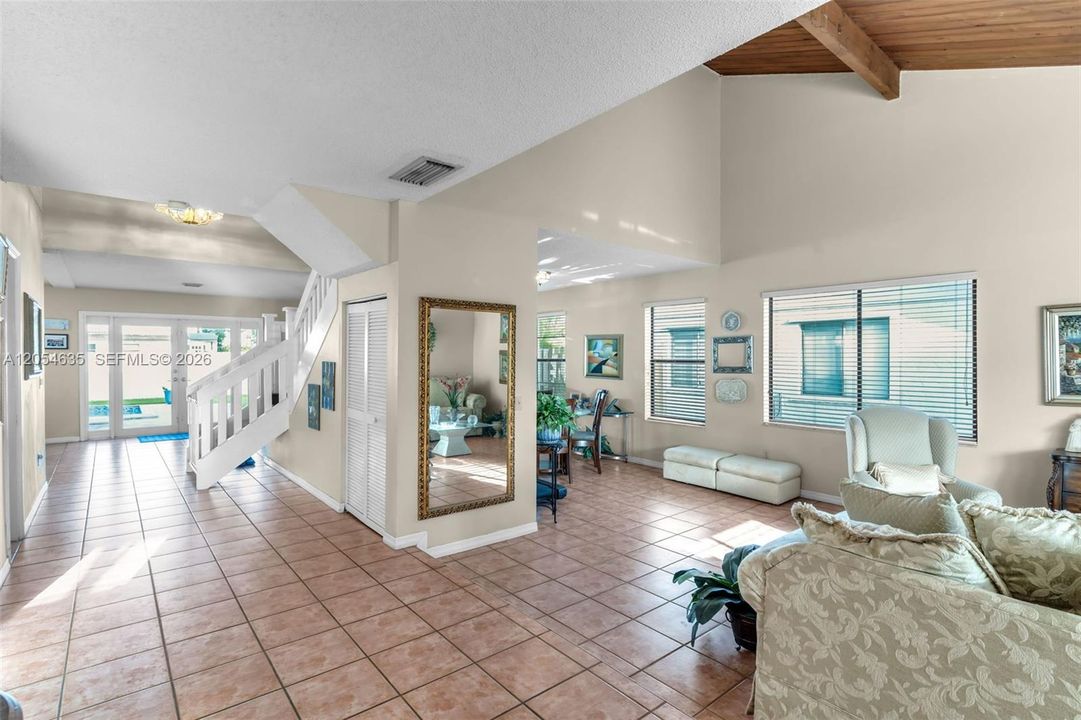 For Sale: $825,000 (4 beds, 2 baths, 2612 Square Feet)