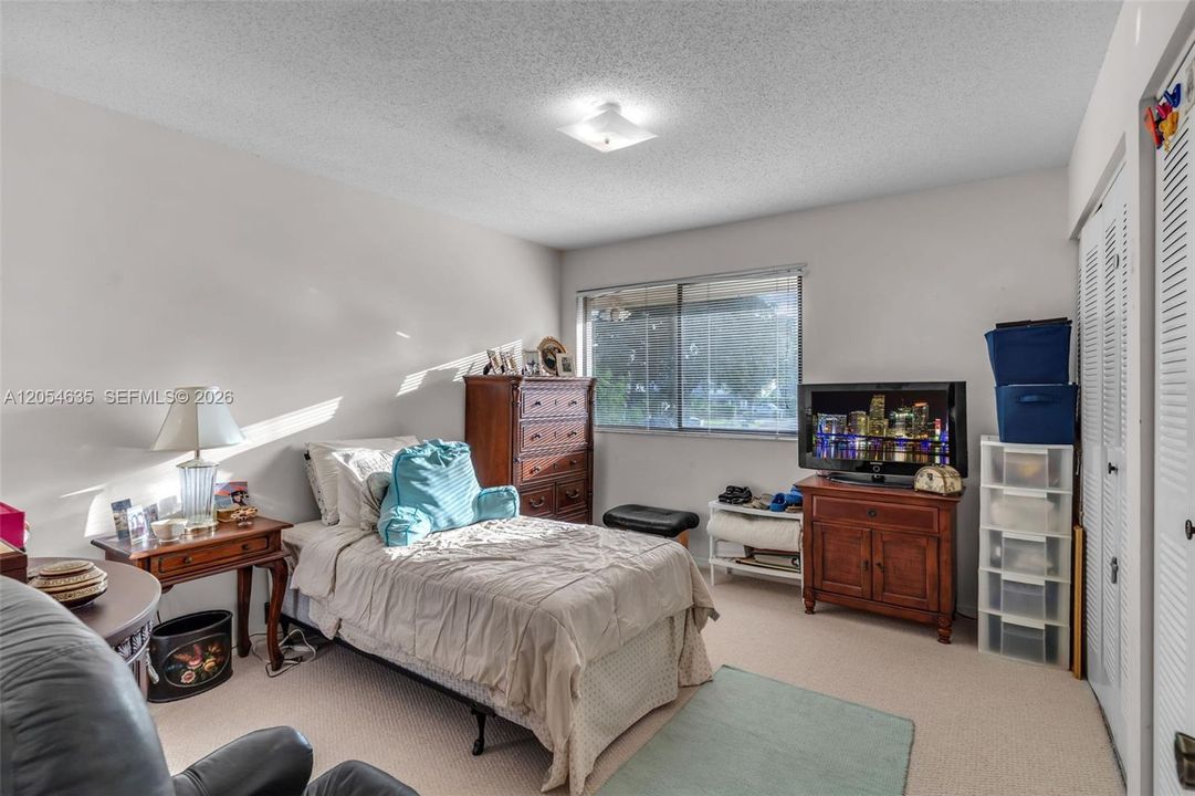 For Sale: $825,000 (4 beds, 2 baths, 2612 Square Feet)