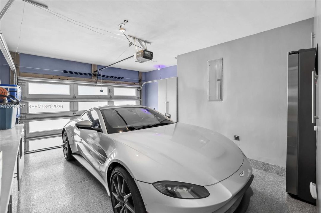 В аренду: $22,900 (5 спален, 5 ванн, 4022 Квадратных фут)