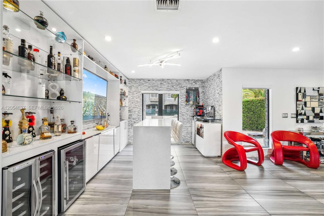 В аренду: $22,900 (5 спален, 5 ванн, 4022 Квадратных фут)