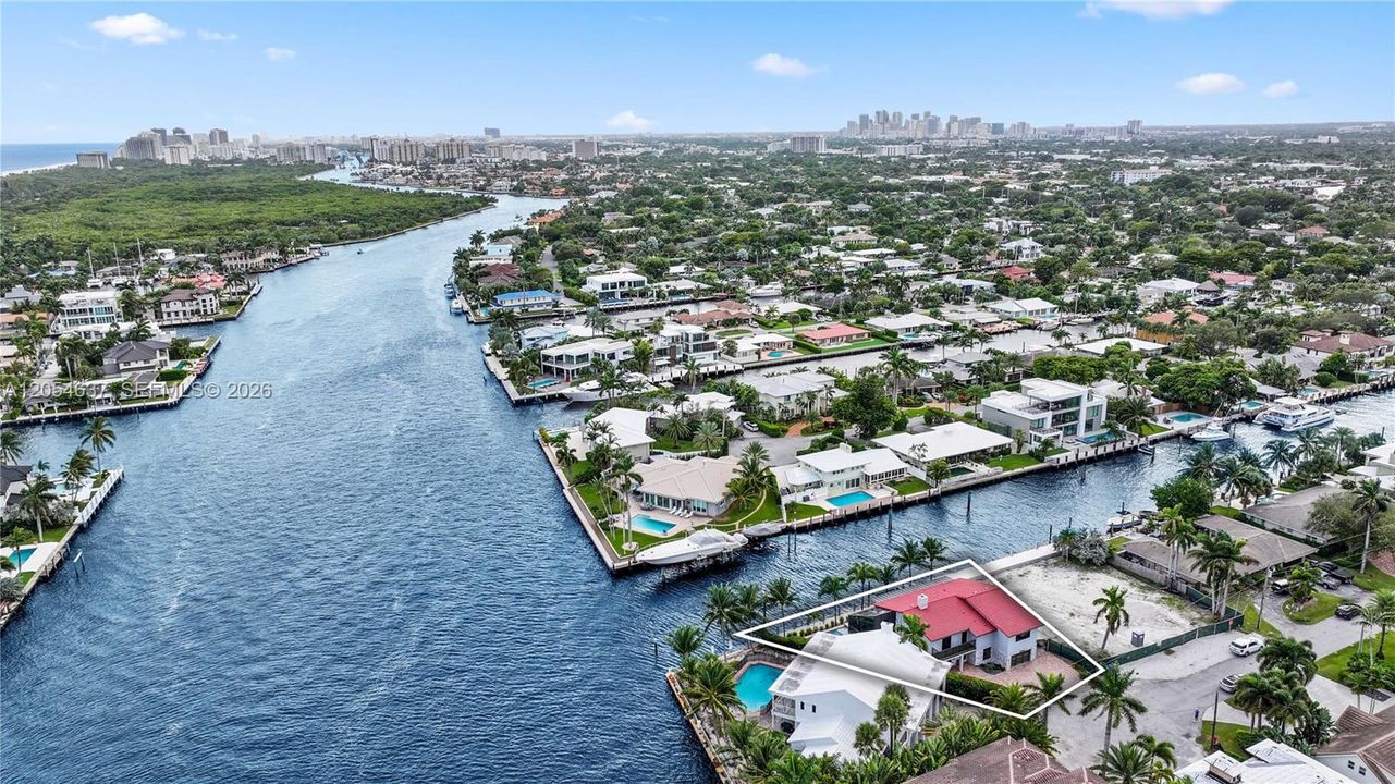 В аренду: $22,900 (5 спален, 5 ванн, 4022 Квадратных фут)