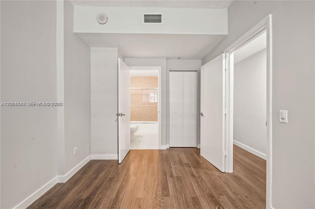 For Sale: $565,000 (2 beds, 2 baths, 1151 Square Feet)