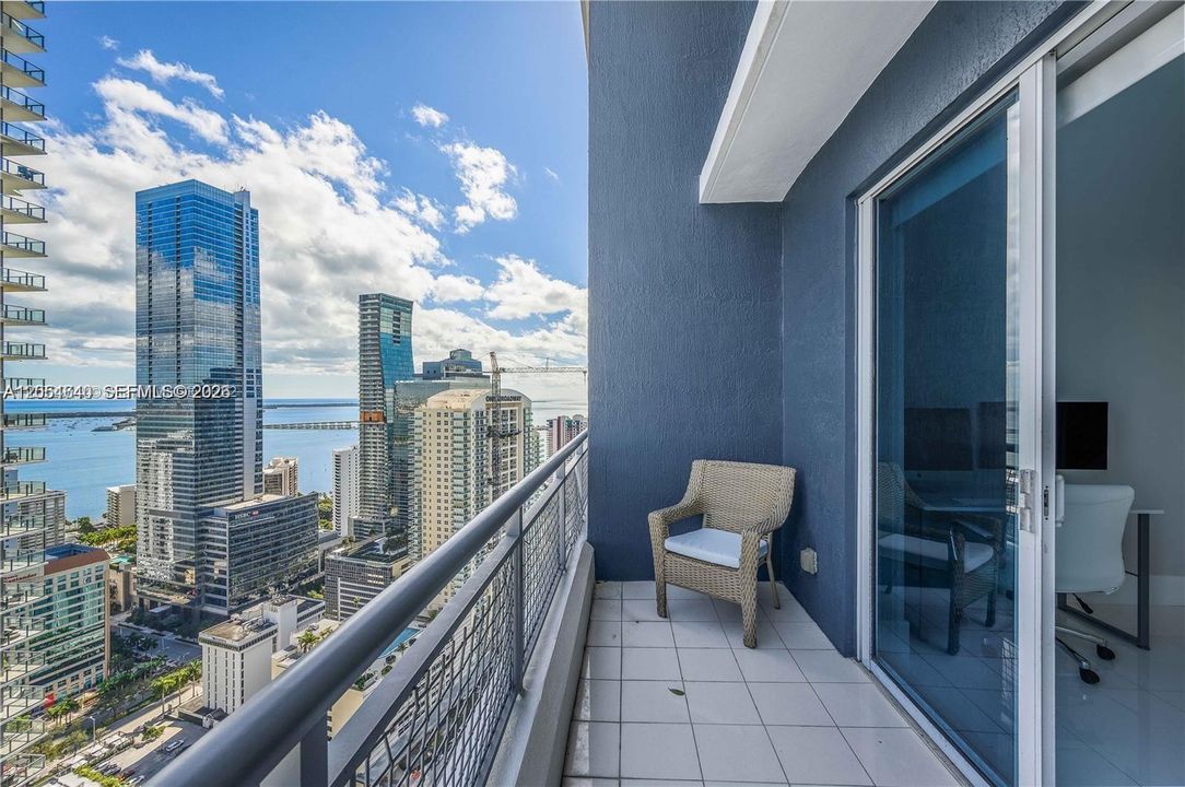 For Sale: $565,000 (2 beds, 2 baths, 1151 Square Feet)