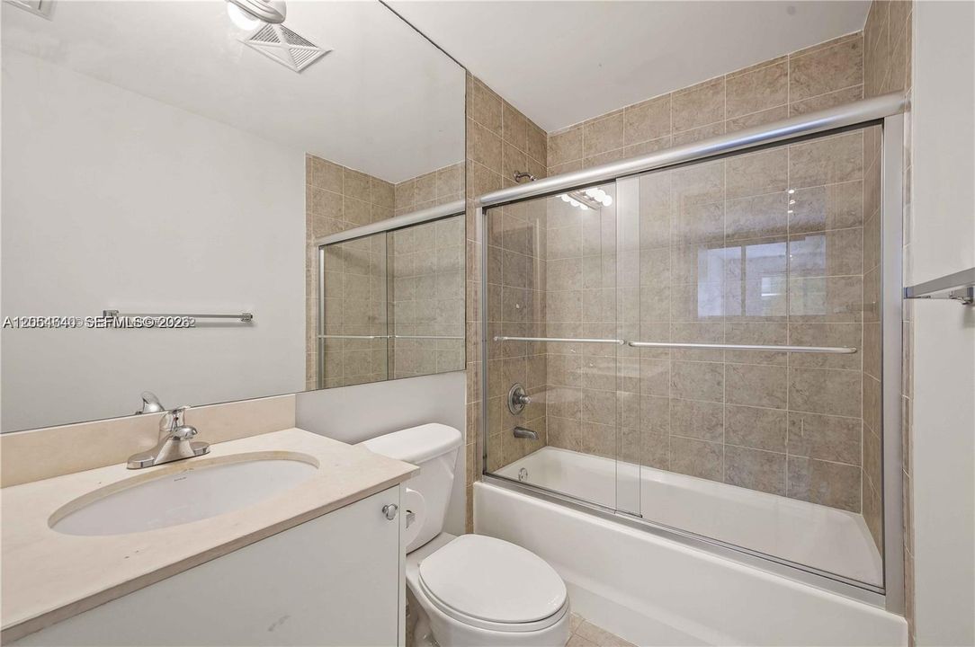 For Sale: $565,000 (2 beds, 2 baths, 1151 Square Feet)