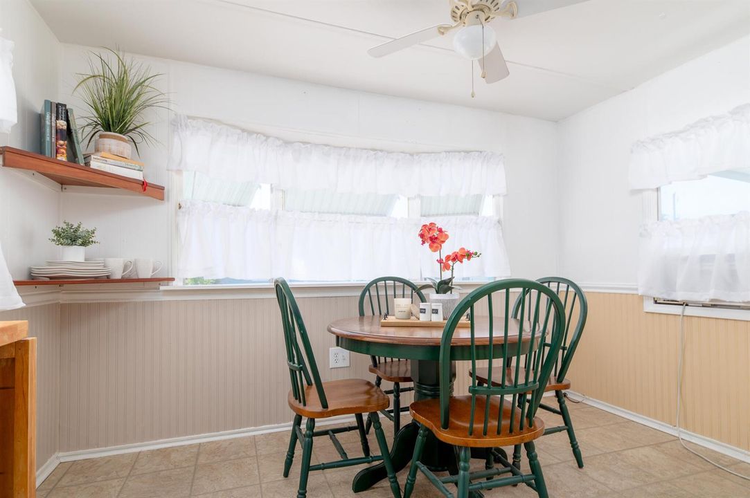 Kitchen Dining Area