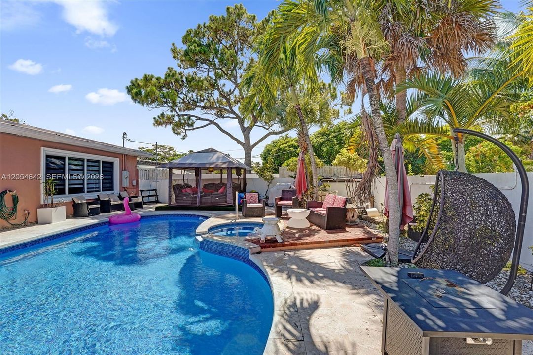 For Sale: $1,250,000 (3 beds, 3 baths, 1857 Square Feet)