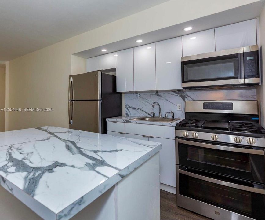 В аренду: $1,900 (1 спален, 1 ванн, 478 Квадратных фут)