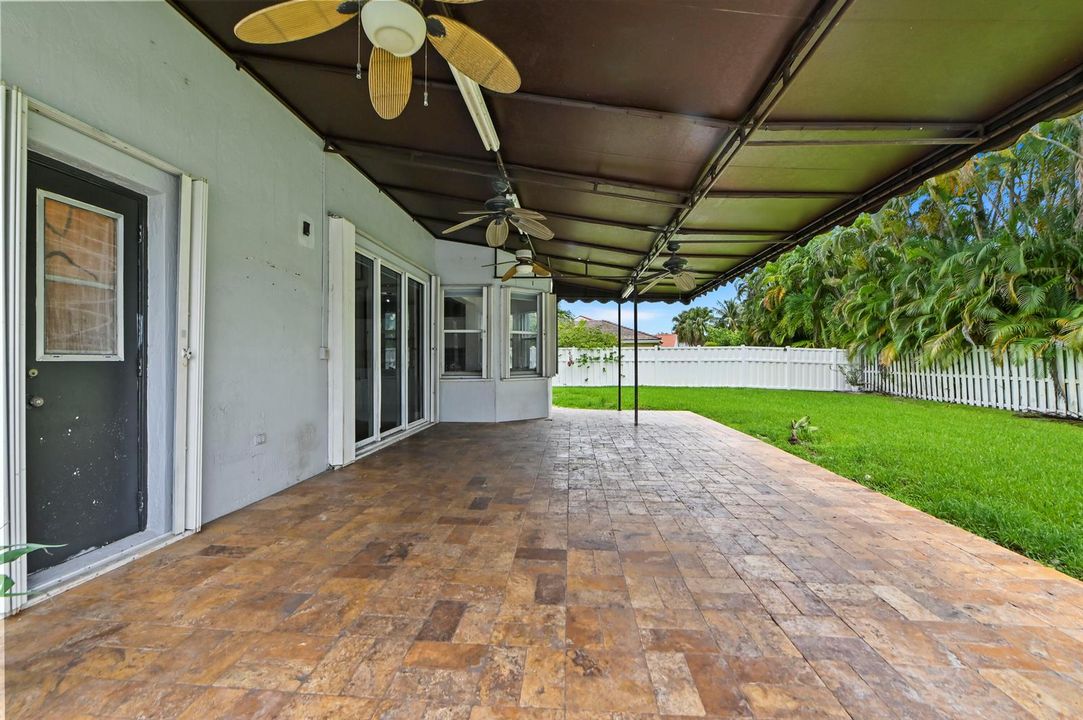 37 Patio 01