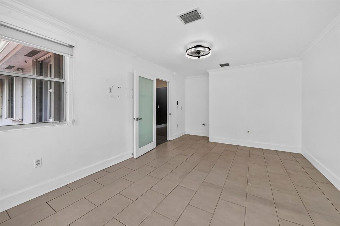 30 Bedroom 02