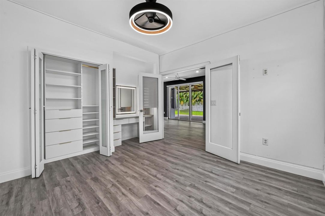 18 Bedroom 02