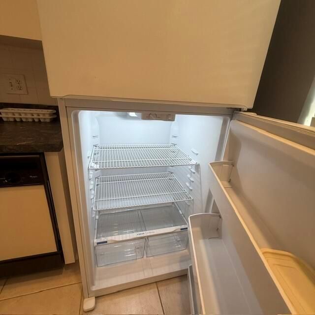 frig inside