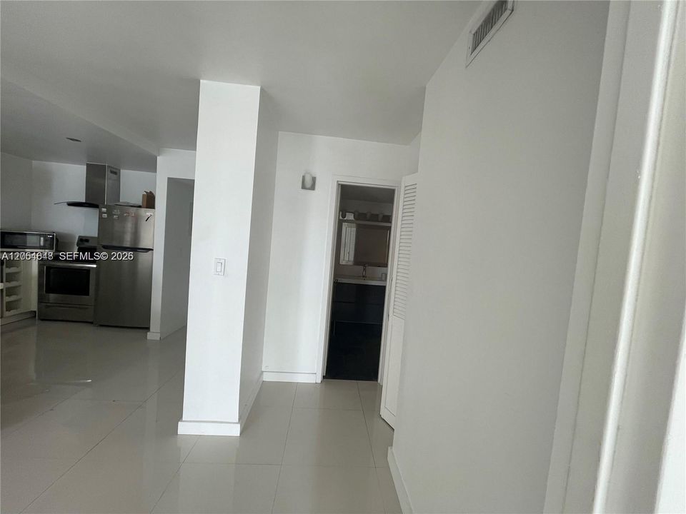 В аренду: $3,000 (1 спален, 1 ванн, 760 Квадратных фут)