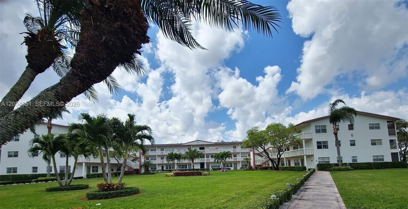En Venta: $144,900 (2 camas, 2 baños, 819 Pies cuadrados)