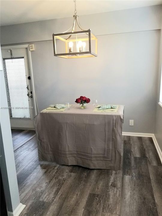 En Venta: $144,900 (2 camas, 2 baños, 819 Pies cuadrados)