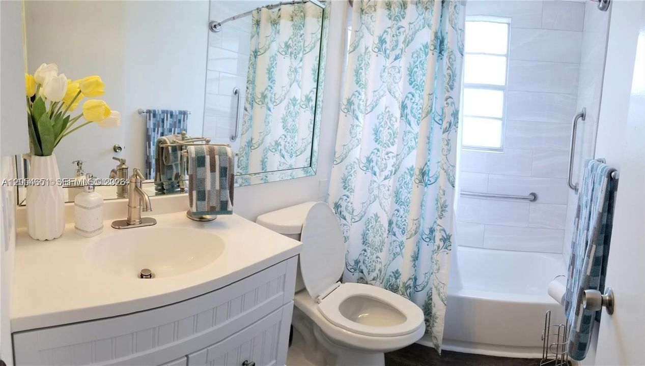 En Venta: $144,900 (2 camas, 2 baños, 819 Pies cuadrados)