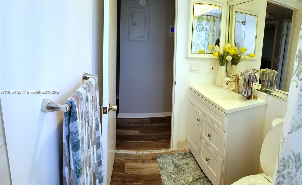 En Venta: $144,900 (2 camas, 2 baños, 819 Pies cuadrados)