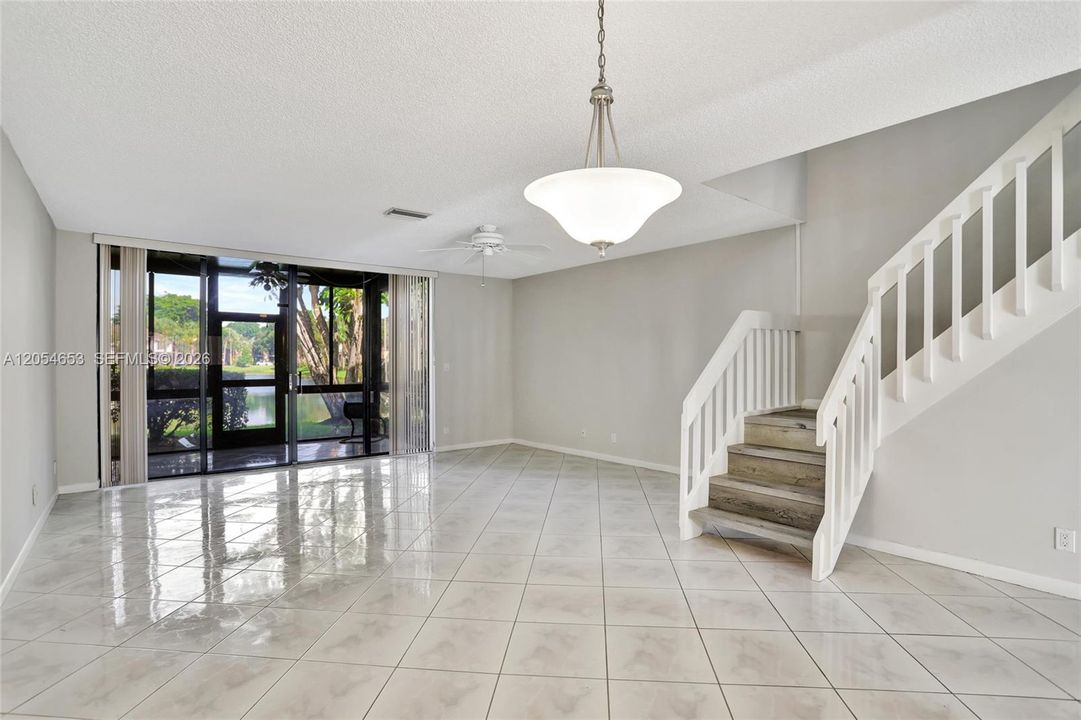 For Rent: $2,550 (2 beds, 2 baths, 1244 Square Feet)