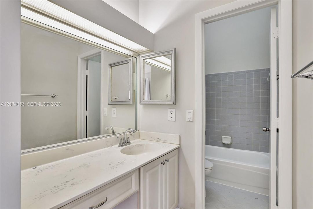 For Rent: $2,550 (2 beds, 2 baths, 1244 Square Feet)