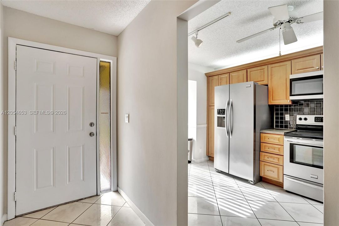 For Rent: $2,550 (2 beds, 2 baths, 1244 Square Feet)