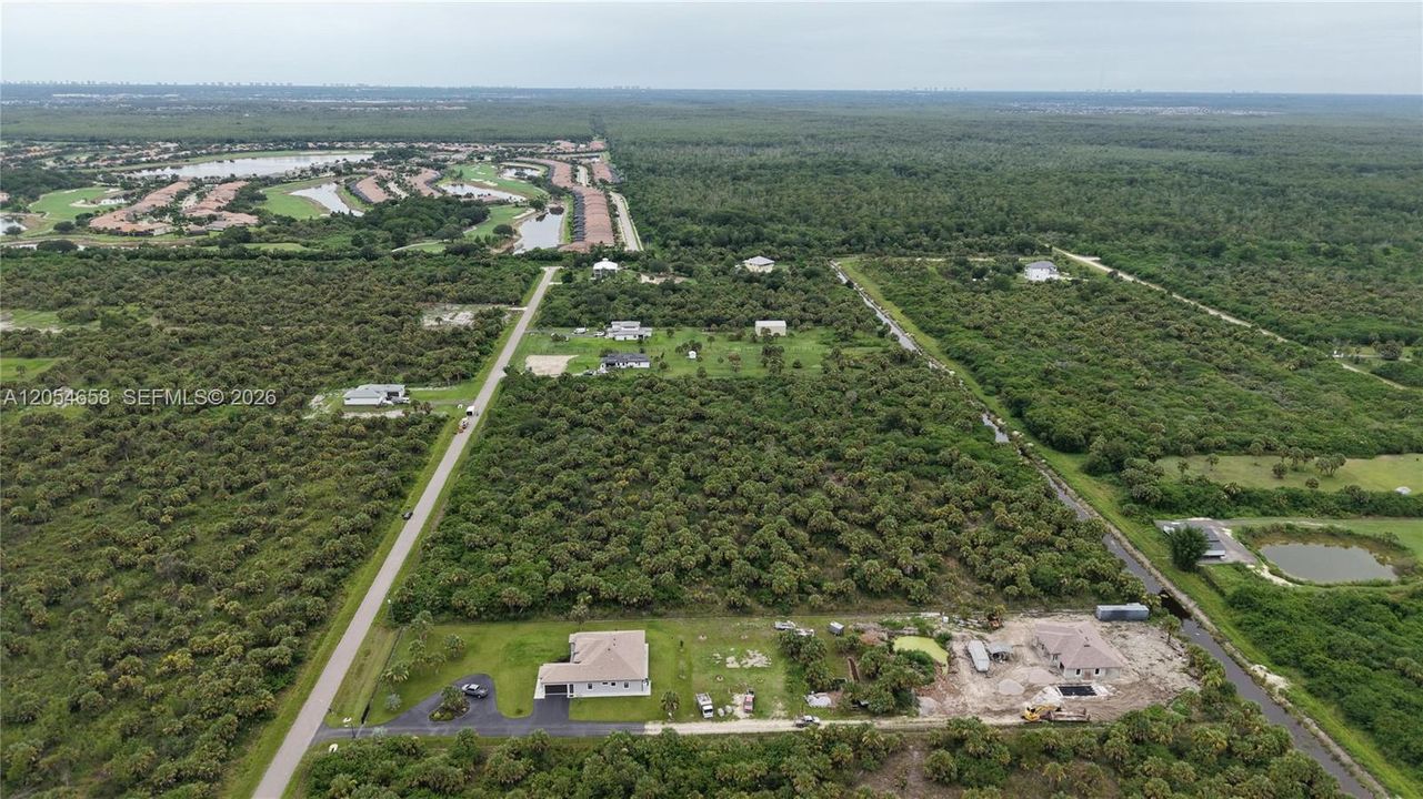 En Venta: $300,000 (2.73 acres)