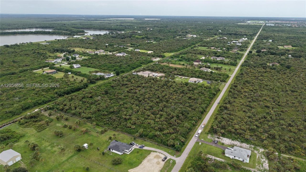 En Venta: $300,000 (2.73 acres)
