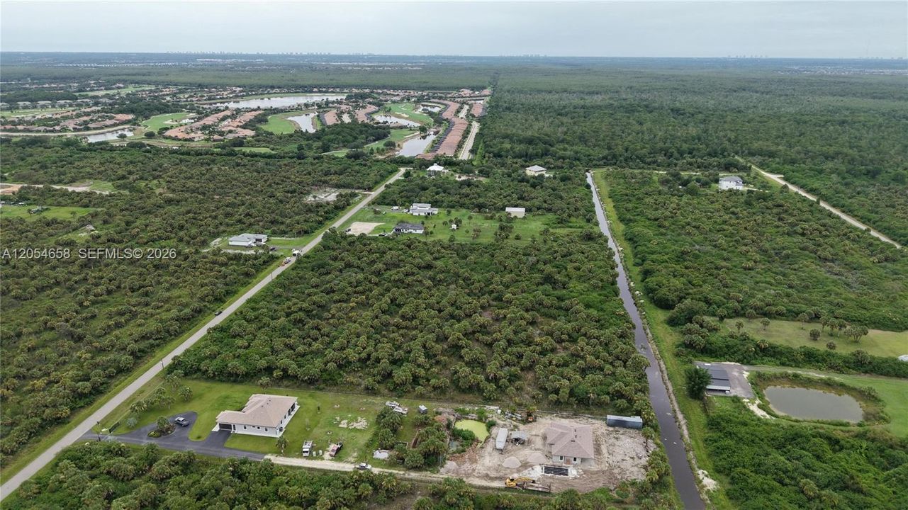 En Venta: $300,000 (2.73 acres)