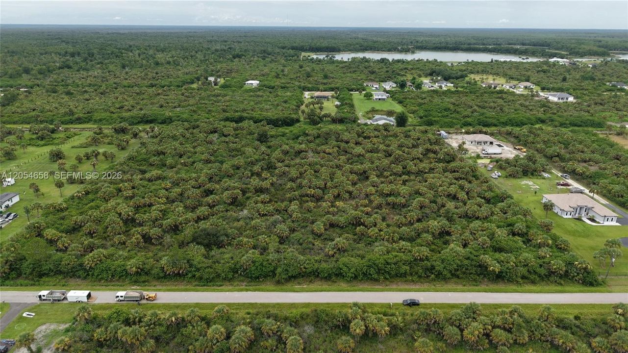 En Venta: $300,000 (2.73 acres)