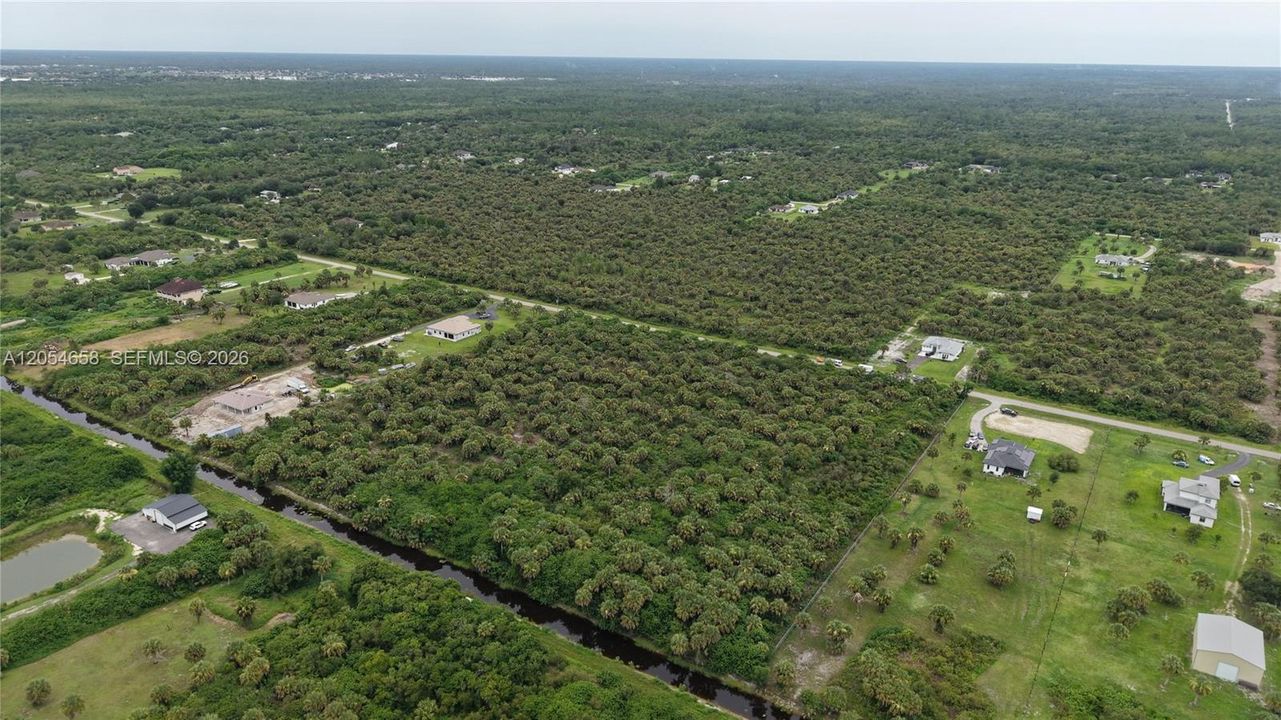 En Venta: $300,000 (2.73 acres)