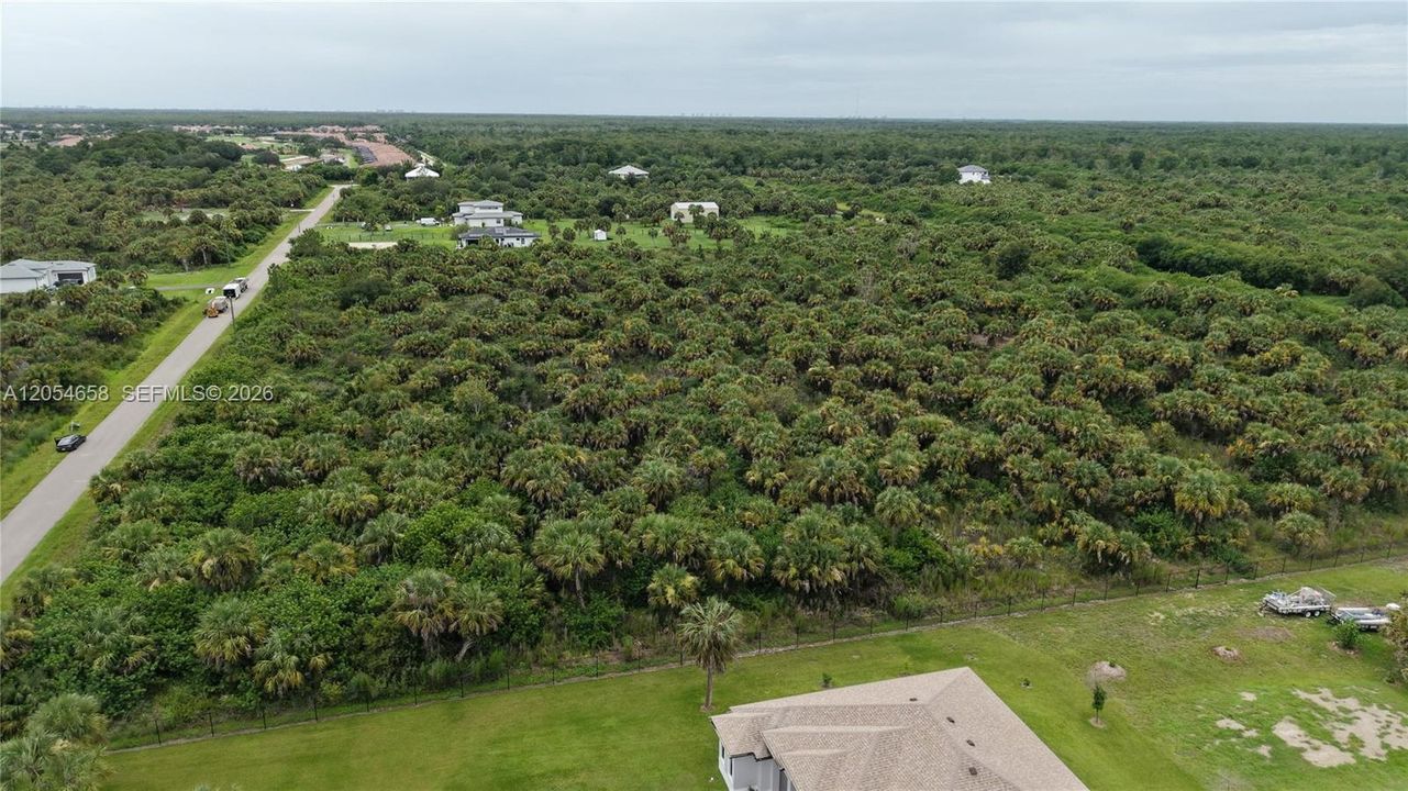 En Venta: $300,000 (2.73 acres)