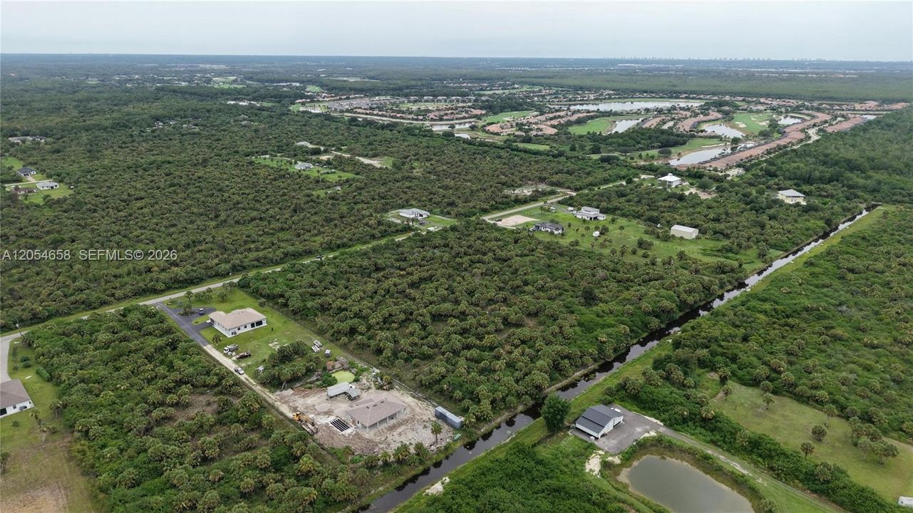 En Venta: $300,000 (2.73 acres)