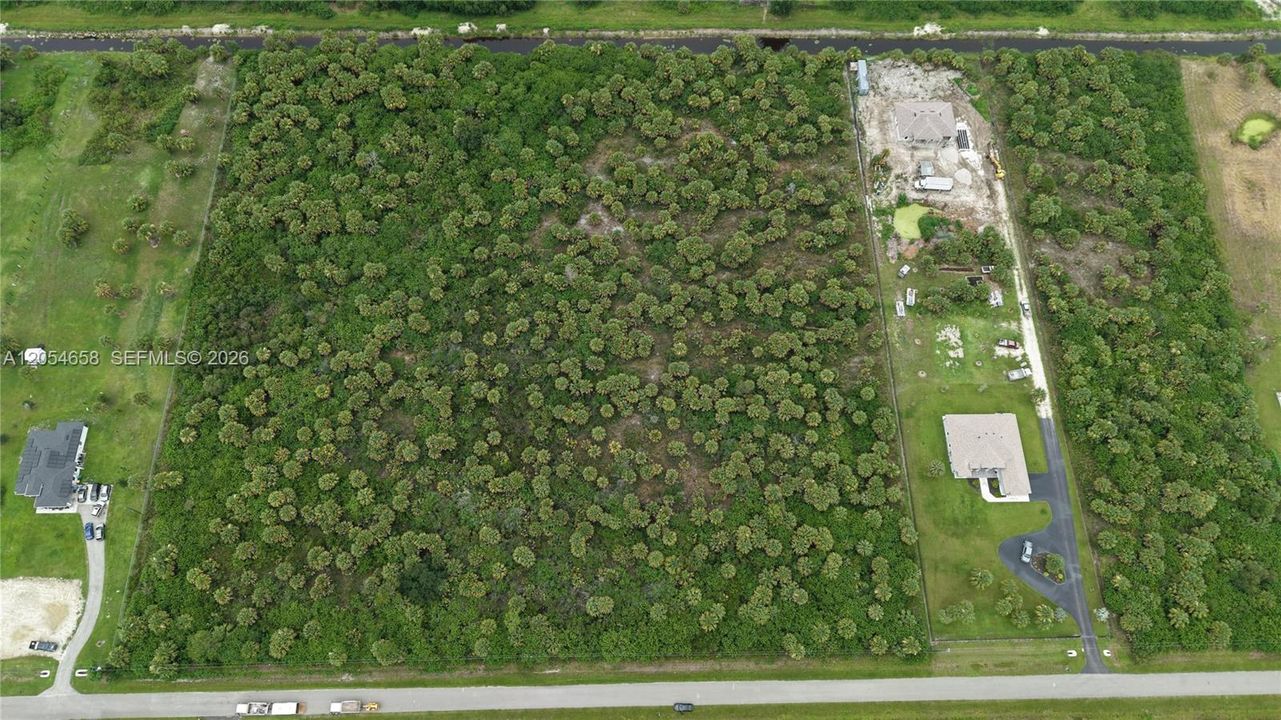 En Venta: $300,000 (2.73 acres)