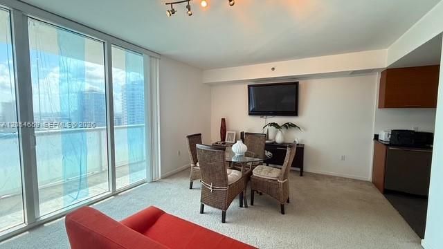 For Sale: $325,000 (0 beds, 1 baths, 567 Square Feet)