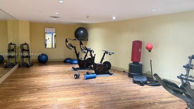 For Sale: $325,000 (0 beds, 1 baths, 567 Square Feet)