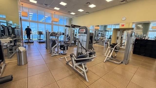 For Sale: $325,000 (0 beds, 1 baths, 567 Square Feet)