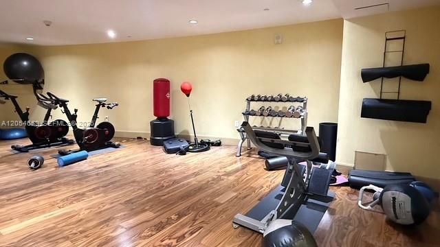 For Sale: $325,000 (0 beds, 1 baths, 567 Square Feet)