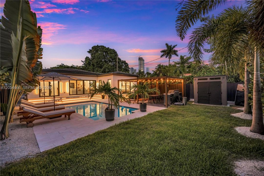 For Sale: $2,490,000 (4 beds, 4 baths, 2019 Square Feet)