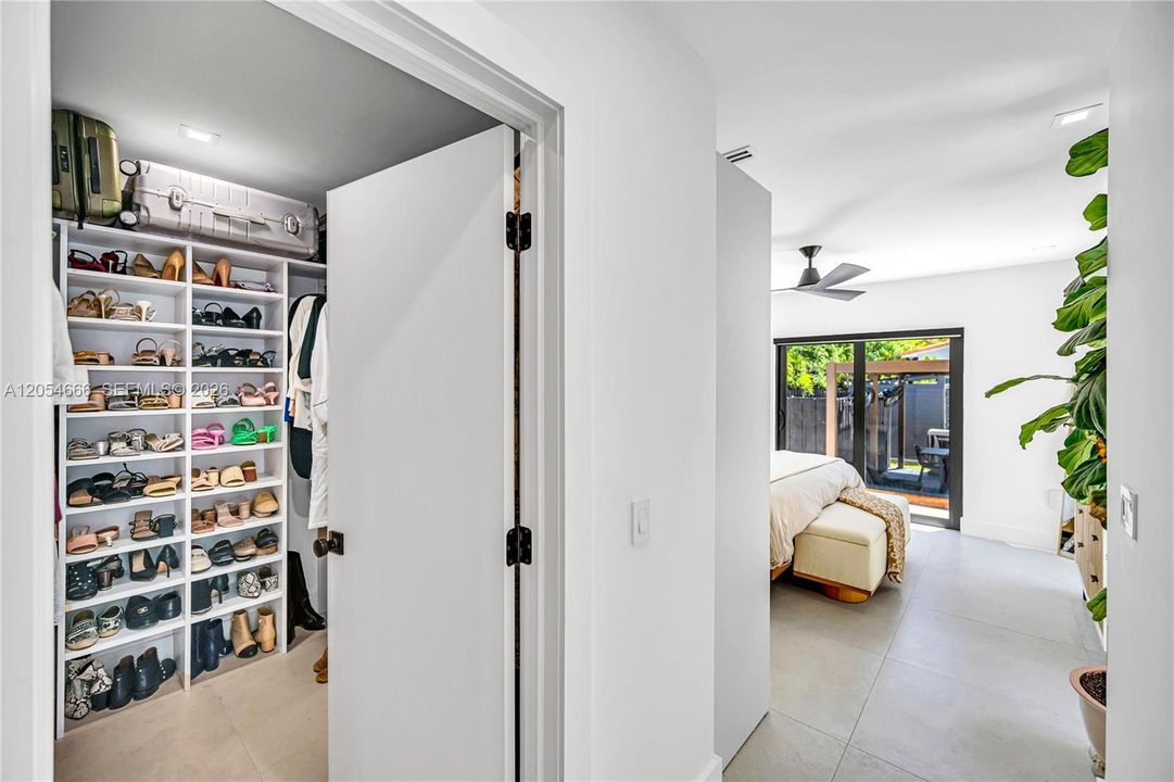 For Sale: $2,490,000 (4 beds, 4 baths, 2019 Square Feet)